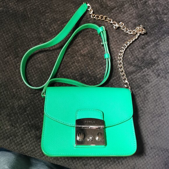 Pelle Green/Gold Crossbody EUC #239 - Picture 7 of 11